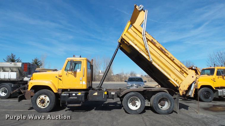 image for item DC5658 2002 International F2554 dump truck