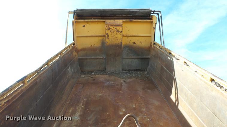 image for item DC5658 2002 International F2554 dump truck
