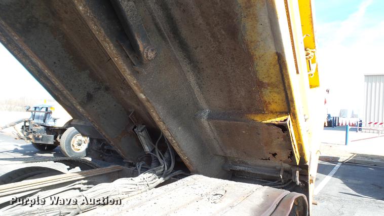 image for item DC5658 2002 International F2554 dump truck