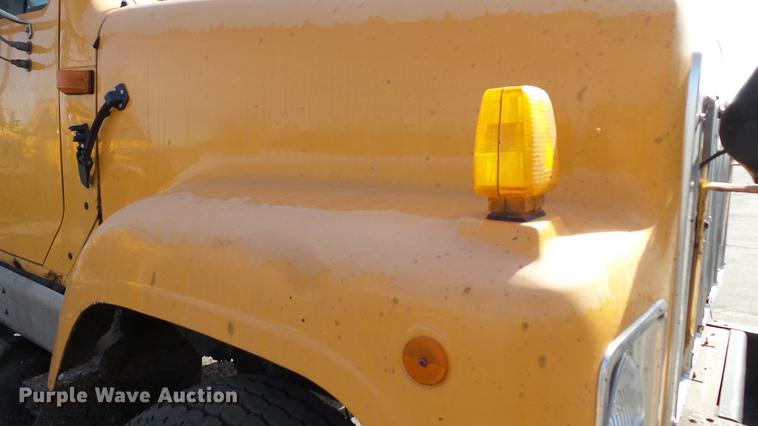 image for item DC5658 2002 International F2554 dump truck