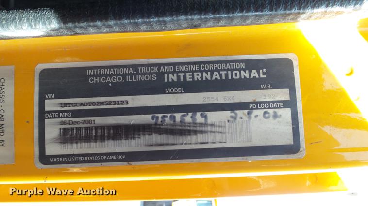 image for item DC5658 2002 International F2554 dump truck