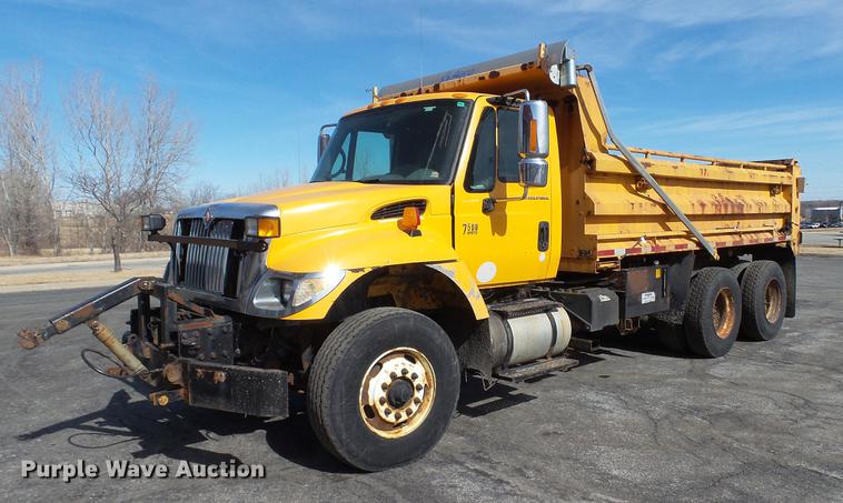 image for item DC5660 2006 International 7500 dump truck
