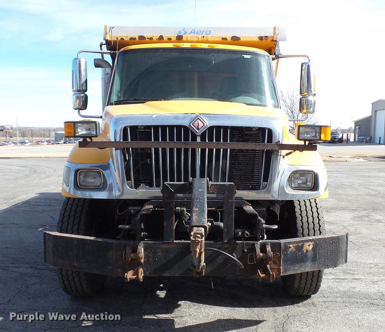 image for item DC5660 2006 International 7500 dump truck