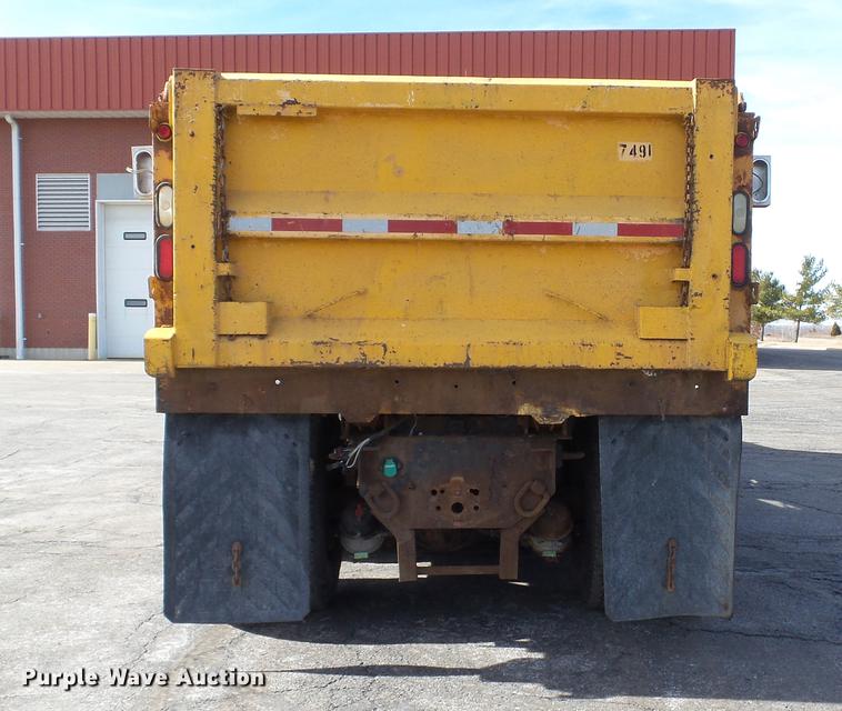 image for item DC5660 2006 International 7500 dump truck