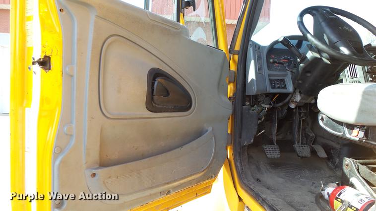 image for item DC5660 2006 International 7500 dump truck