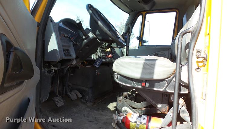 image for item DC5660 2006 International 7500 dump truck