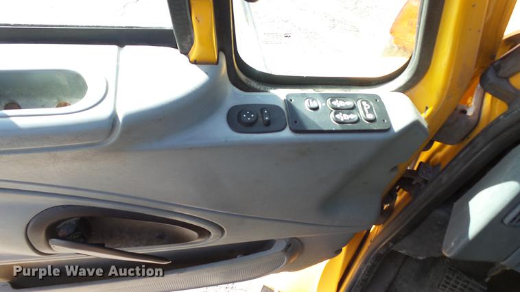 image for item DC5660 2006 International 7500 dump truck