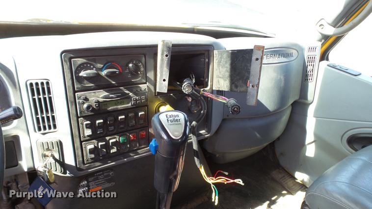 image for item DC5660 2006 International 7500 dump truck