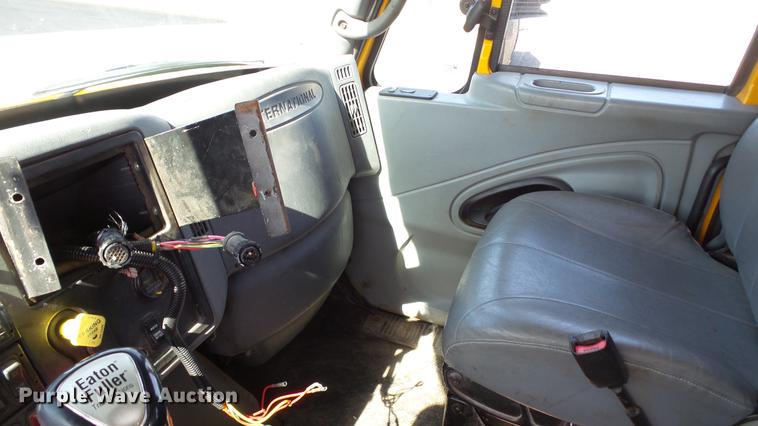 image for item DC5660 2006 International 7500 dump truck