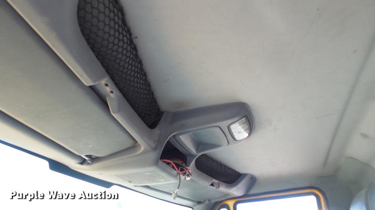 image for item DC5660 2006 International 7500 dump truck