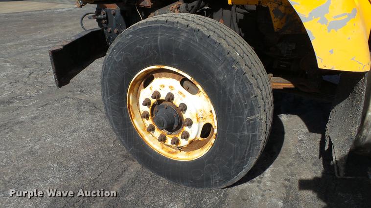 image for item DC5660 2006 International 7500 dump truck