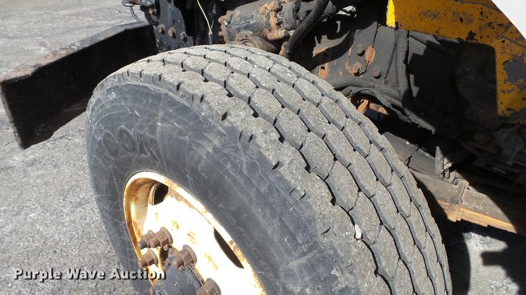 image for item DC5660 2006 International 7500 dump truck