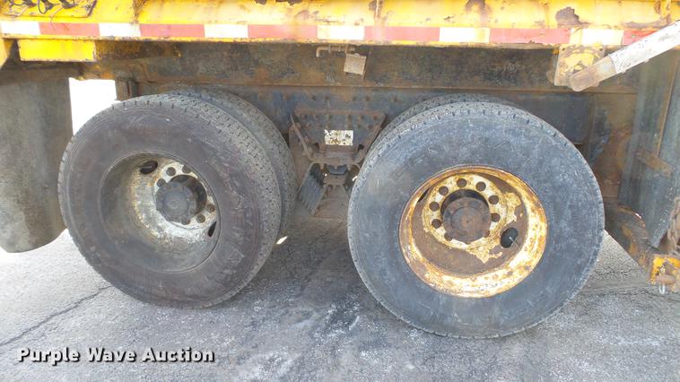 image for item DC5660 2006 International 7500 dump truck