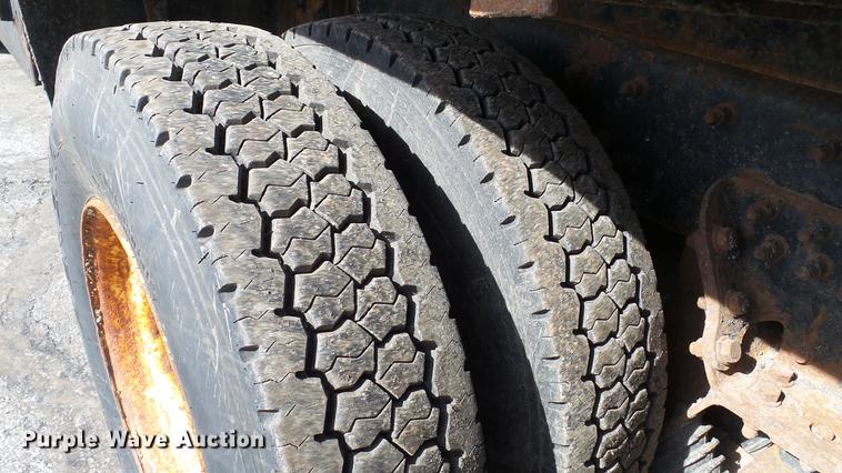 image for item DC5660 2006 International 7500 dump truck