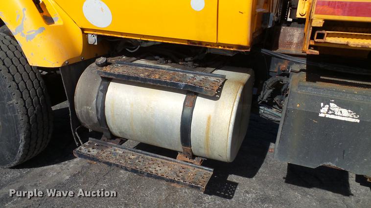 image for item DC5660 2006 International 7500 dump truck