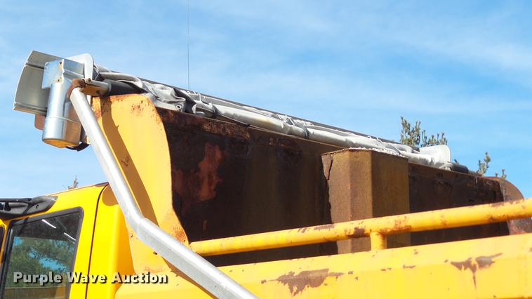 image for item DC5660 2006 International 7500 dump truck