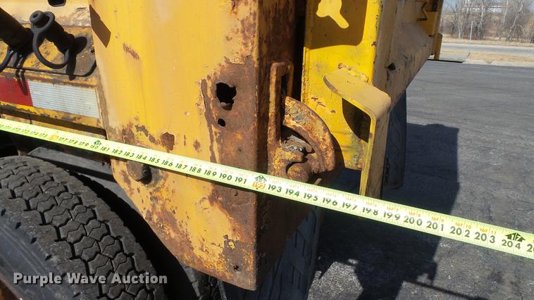 image for item DC5660 2006 International 7500 dump truck