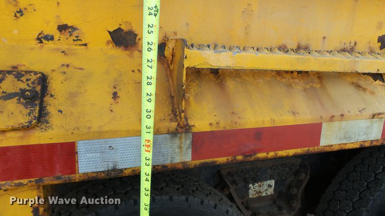 image for item DC5660 2006 International 7500 dump truck