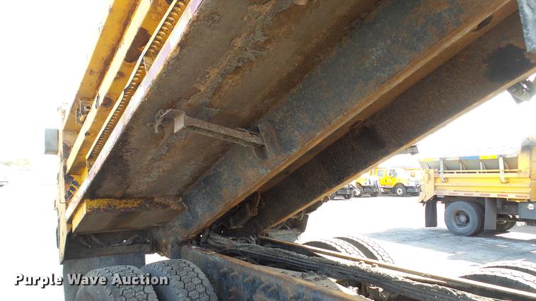 image for item DC5660 2006 International 7500 dump truck