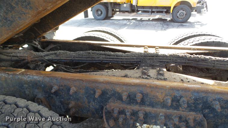 image for item DC5660 2006 International 7500 dump truck
