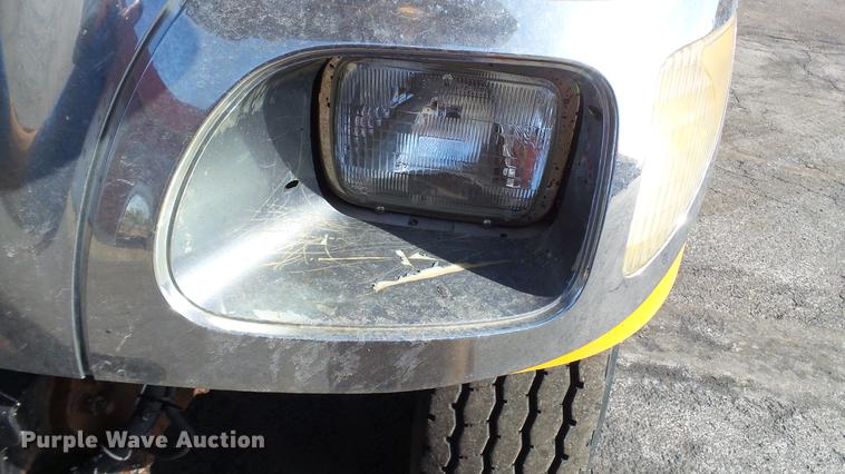 image for item DC5660 2006 International 7500 dump truck