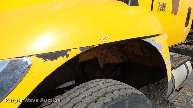 image for item DC5660 2006 International 7500 dump truck