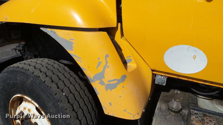 image for item DC5660 2006 International 7500 dump truck