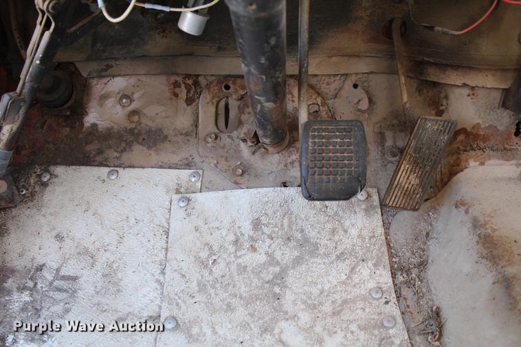 image for item DC7727 1976 Ford F700 dump truck