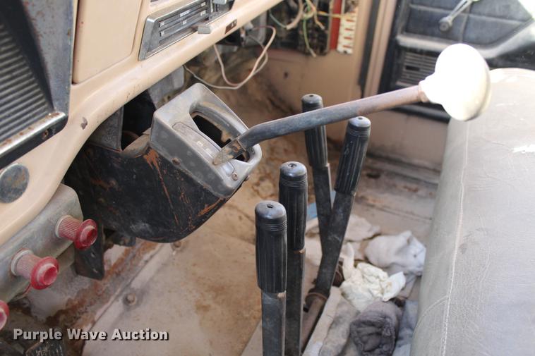 image for item DC7727 1976 Ford F700 dump truck