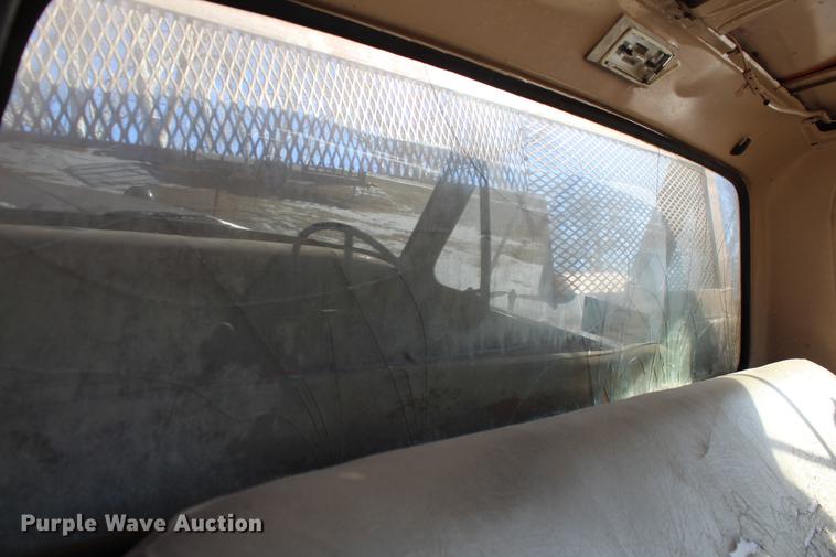 image for item DC7727 1976 Ford F700 dump truck