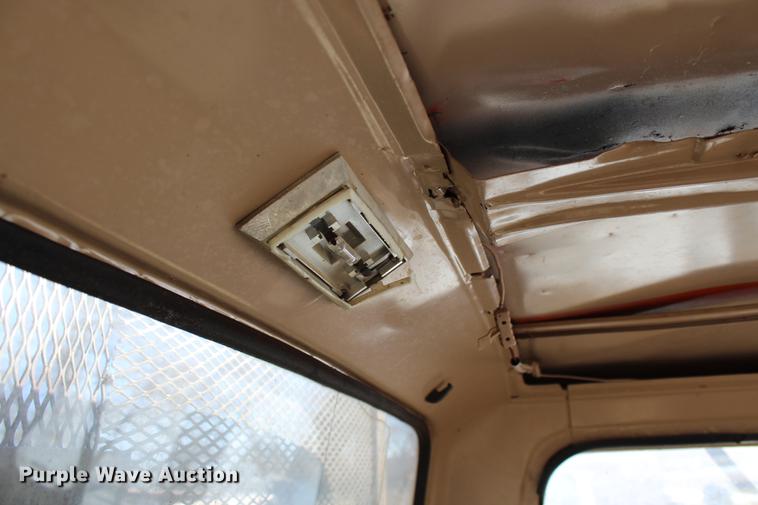 image for item DC7727 1976 Ford F700 dump truck