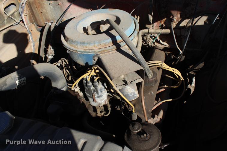 image for item DC7727 1976 Ford F700 dump truck