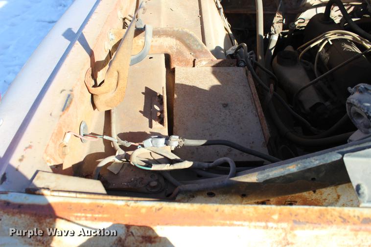 image for item DC7727 1976 Ford F700 dump truck