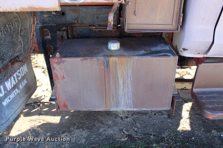 image for item DC7727 1976 Ford F700 dump truck