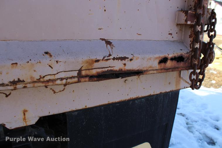 image for item DC7727 1976 Ford F700 dump truck