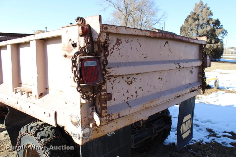 image for item DC7727 1976 Ford F700 dump truck