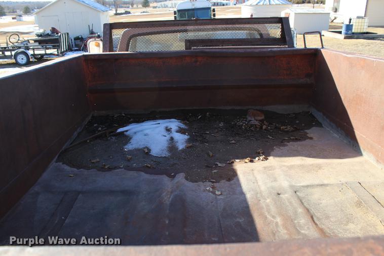 image for item DC7727 1976 Ford F700 dump truck