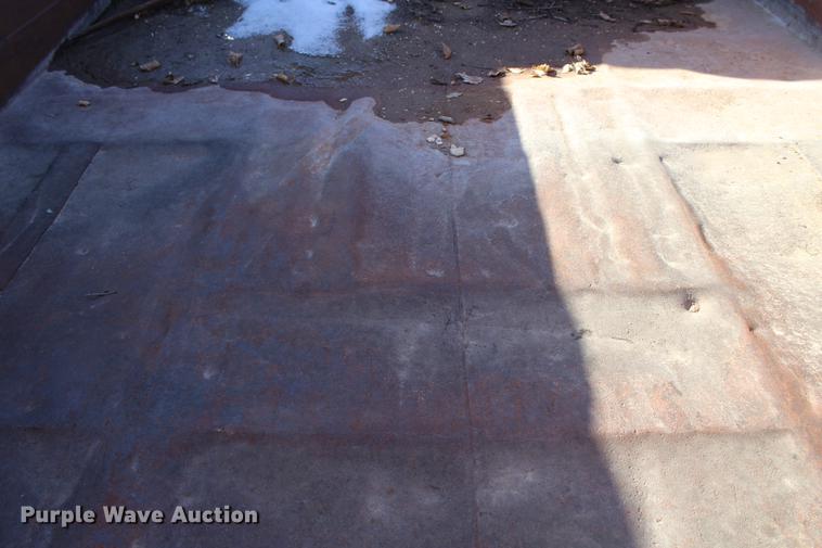 image for item DC7727 1976 Ford F700 dump truck