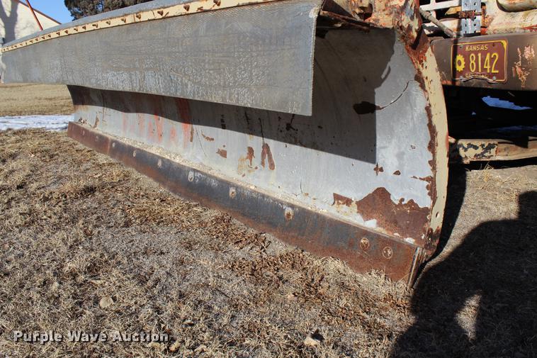 image for item DC7727 1976 Ford F700 dump truck