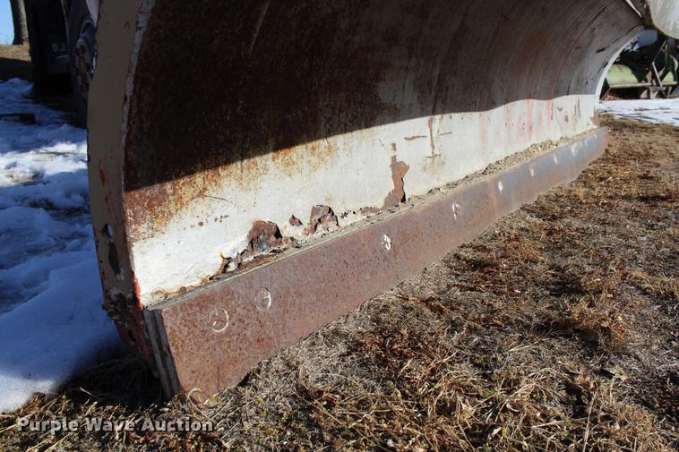 image for item DC7727 1976 Ford F700 dump truck