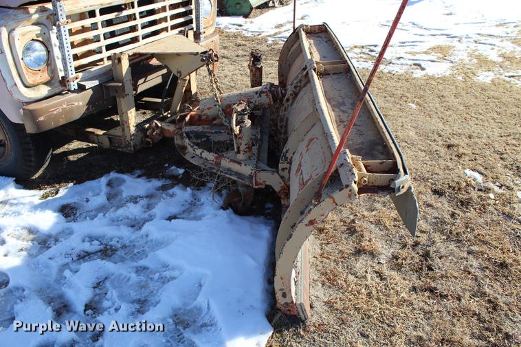 image for item DC7727 1976 Ford F700 dump truck