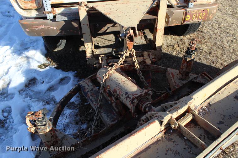 image for item DC7727 1976 Ford F700 dump truck