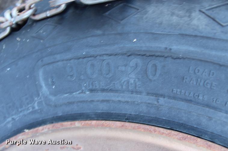 image for item DC7727 1976 Ford F700 dump truck