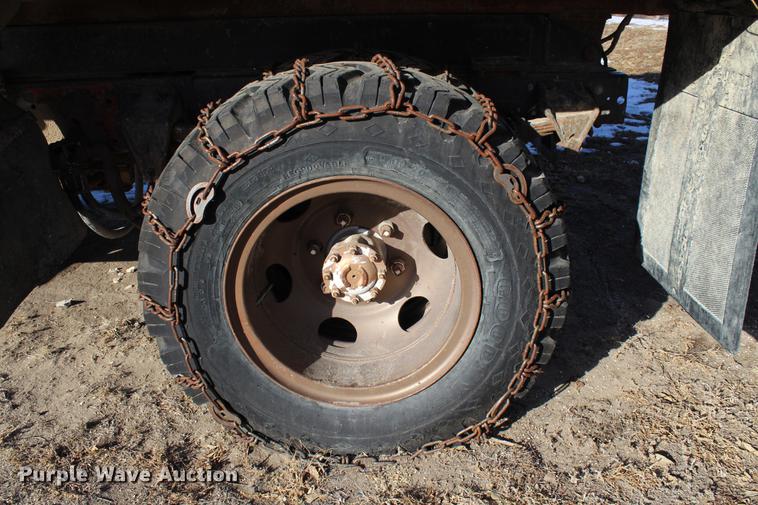 image for item DC7727 1976 Ford F700 dump truck