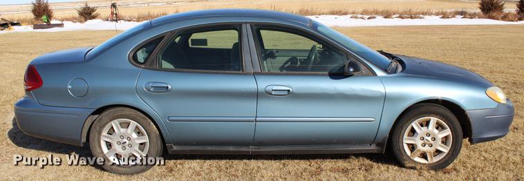 image for item DC7728 2006 Ford Taurus SE