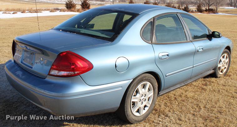 image for item DC7728 2006 Ford Taurus SE