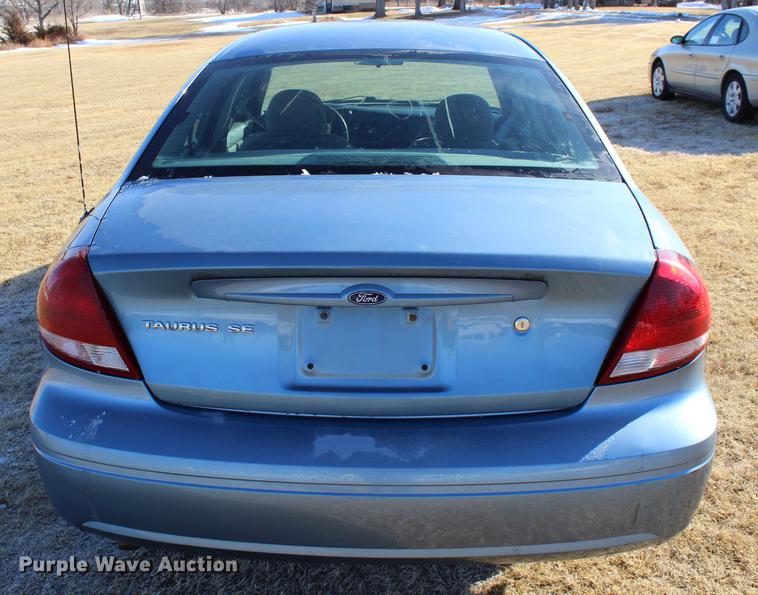 image for item DC7728 2006 Ford Taurus SE