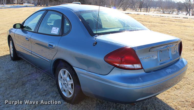 image for item DC7728 2006 Ford Taurus SE