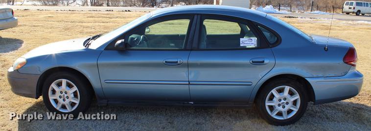 image for item DC7728 2006 Ford Taurus SE