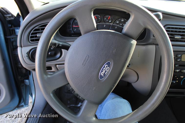 image for item DC7728 2006 Ford Taurus SE